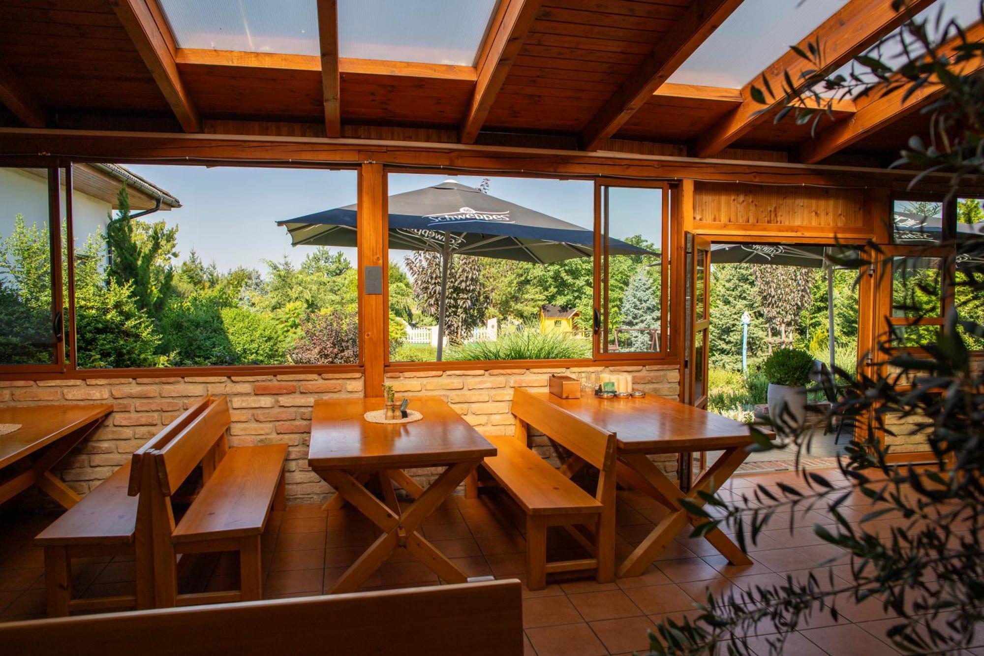 Amenity Penzion Horni Vestonice Exterior photo